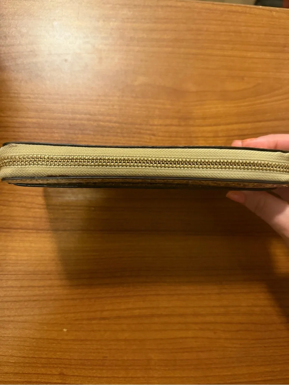 Kate Spade New York Gold Glitter Zip Around Wallet